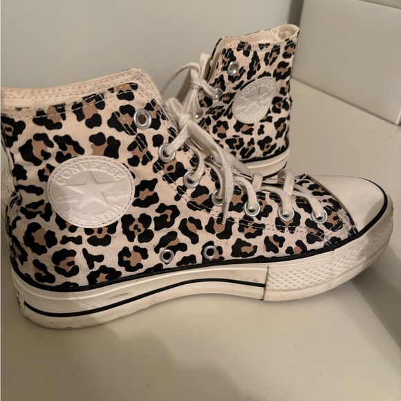 Converse Shoes - Converse high top platforms in leopard print